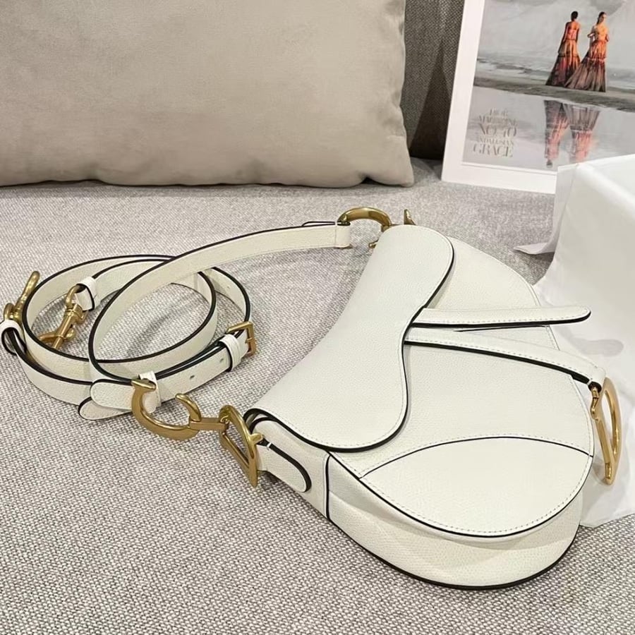 ديور saddle bag  المقاس العرض 25.5cm الارتفاع 20cm العمق 6.5cm
