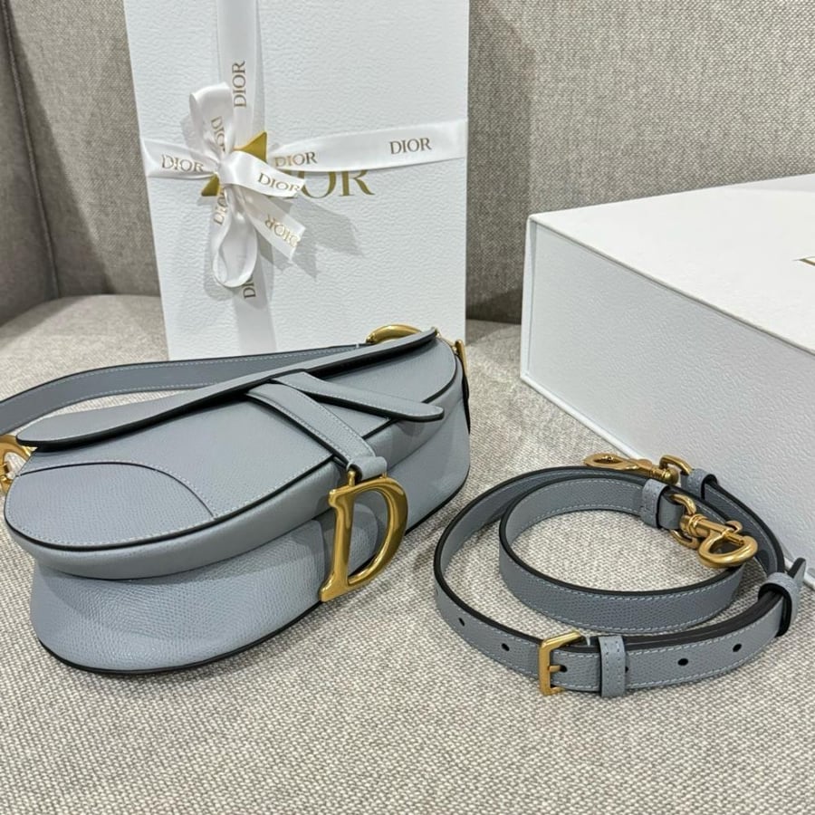 ديور saddle bag  المقاس العرض 25.5cm الارتفاع 20cm العمق 6.5cm