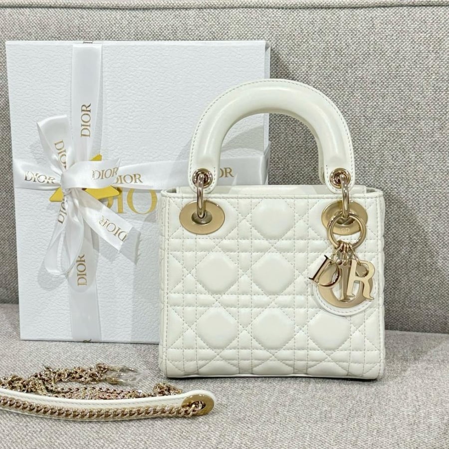 ليدي ديور  ميني. المقاس العرض 17cm الارتفاع 15cm العمق7cm