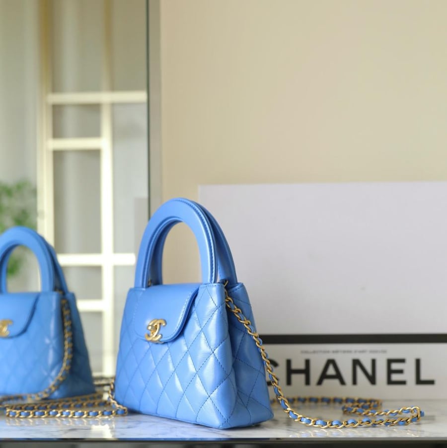 شانيل 23k مقاس العرض 19cm الارتفاع13cm العمق 7cm