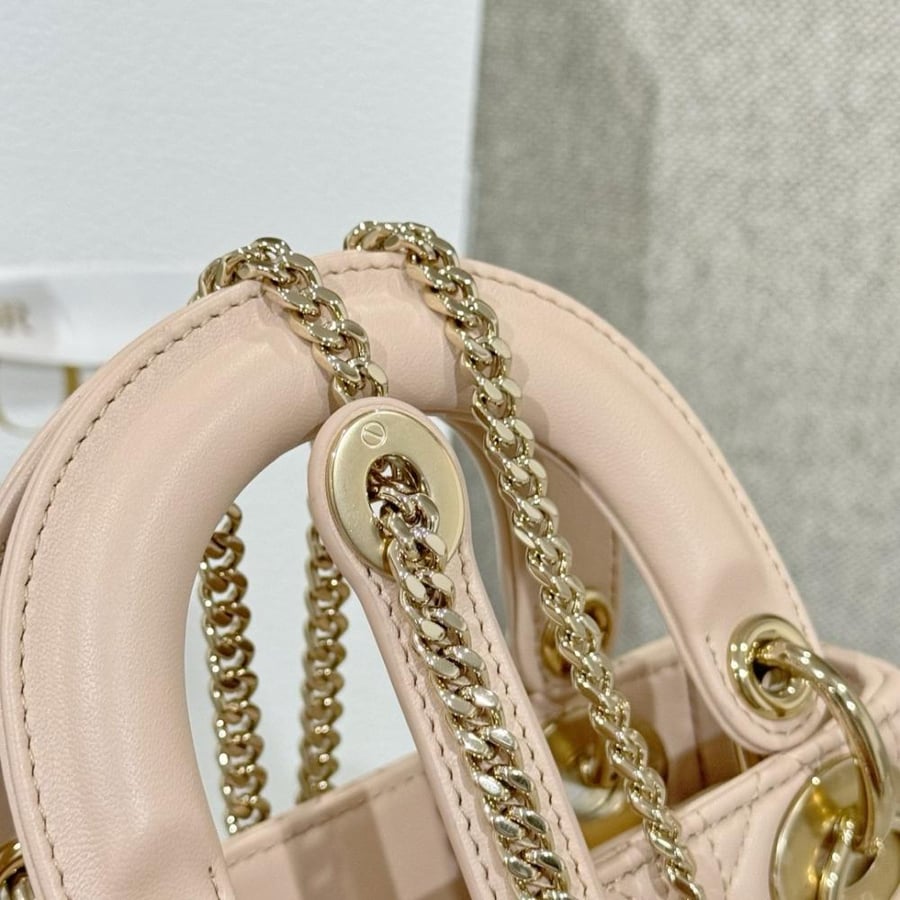 ليدي ديور  ميني. المقاس العرض 17cm الارتفاع 15cm العمق7cm