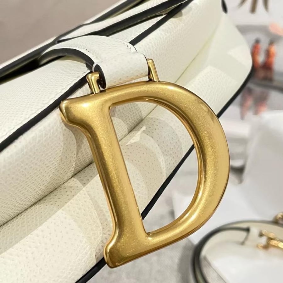 ديور saddle bag  المقاس العرض 25.5cm الارتفاع 20cm العمق 6.5cm