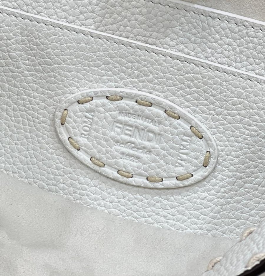 فندي بيكابو مقاس 27cm.