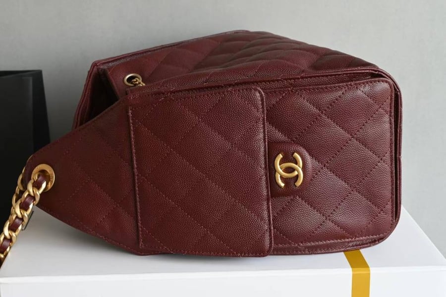 شانيل  25bag المقاس العرض 30cm الارتفاع 26cm العمق14cm