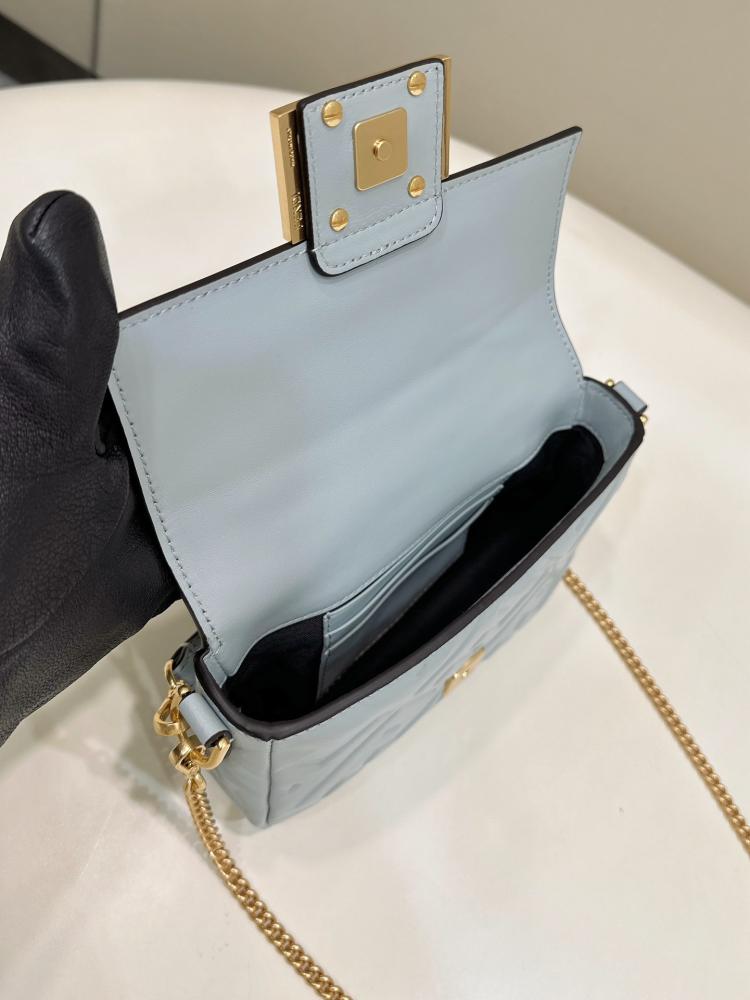 فندي ميني باقيت  المقاس العرض20cm الارتفاع 13cm العمق5cm