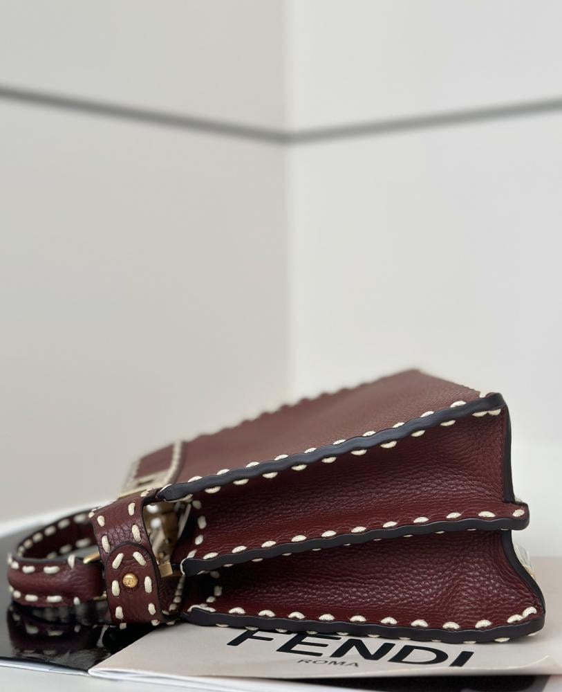 فندي بيكابو مقاس 27cm.