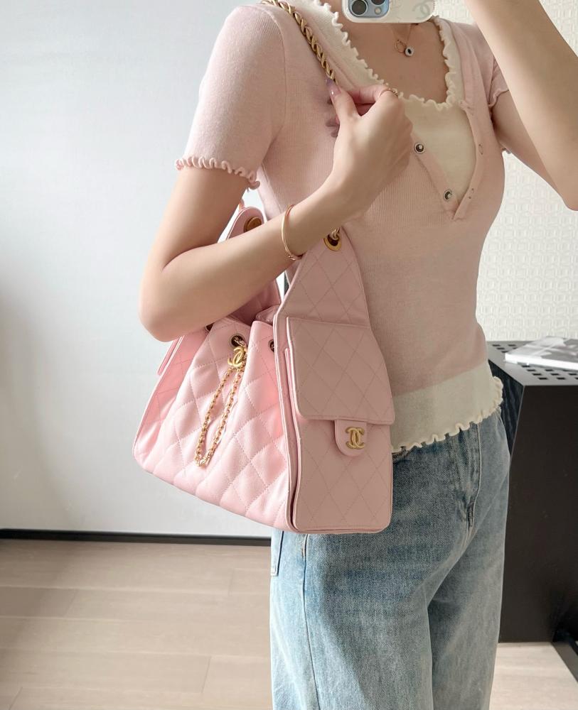 شانيل  25bag المقاس العرض 30cm الارتفاع 26cm العمق14cm