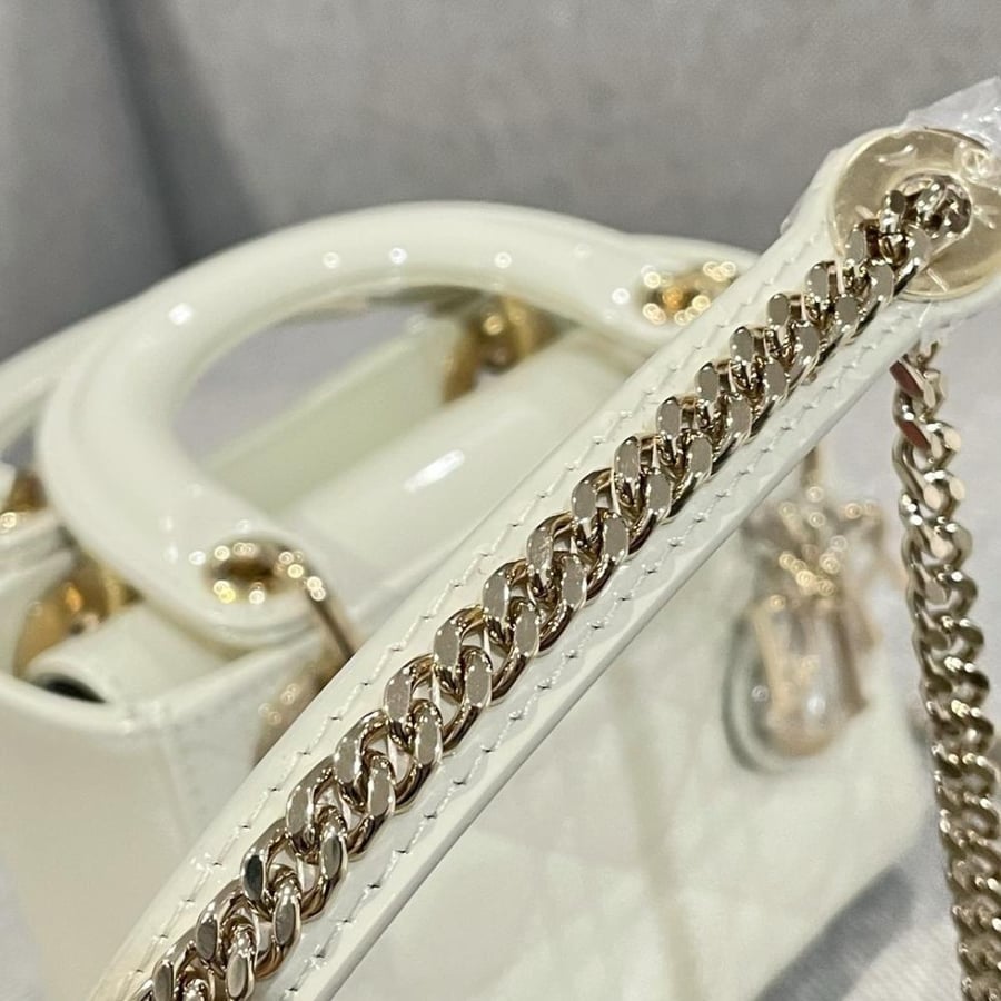 ليدي ديور  ميني. المقاس العرض 17cm الارتفاع 15cm العمق7cm