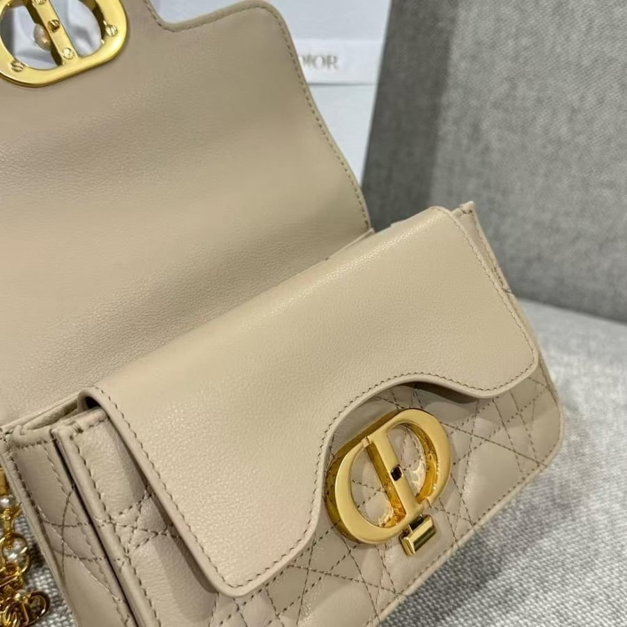 ديور jolie المقاس العرض 19cm الارتفاع 12cm العمق 6cm