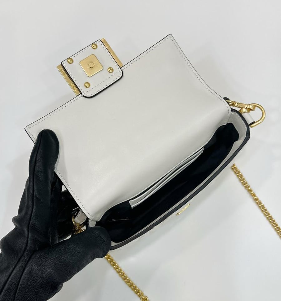 فندي ميني باقيت  المقاس العرض20cm الارتفاع 13cm العمق5cm