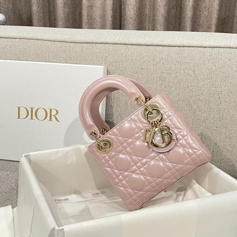 ليدي ديور  ميني. المقاس العرض 17cm الارتفاع 15cm العمق7cm