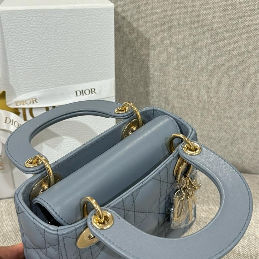 ليدي ديور  ميني. المقاس العرض 17cm الارتفاع 15cm العمق7cm