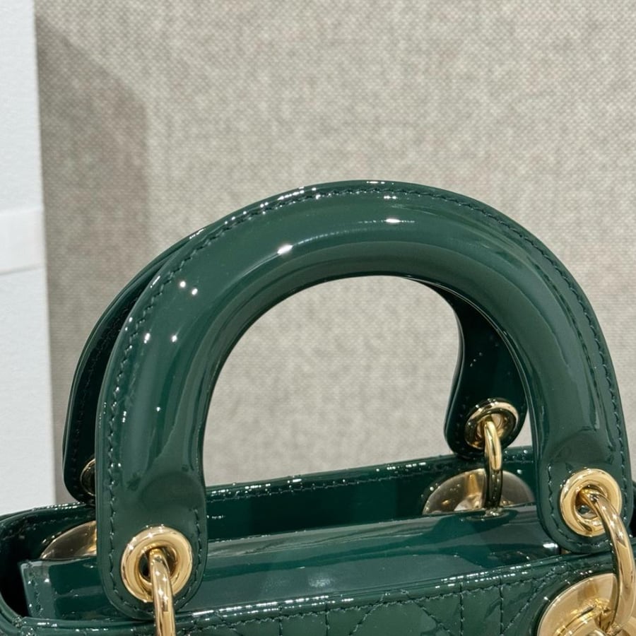 ليدي ديور  ميني. المقاس العرض 17cm الارتفاع 15cm العمق7cm