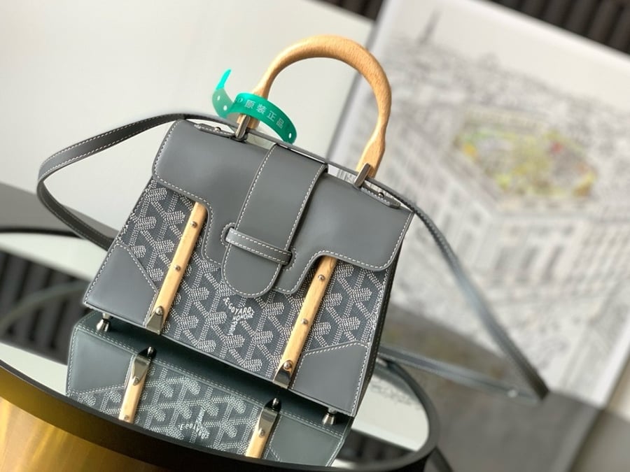 قويارد سايقون المقاس  العرض20cm الارتفاع 15cm العمق 7.5cm