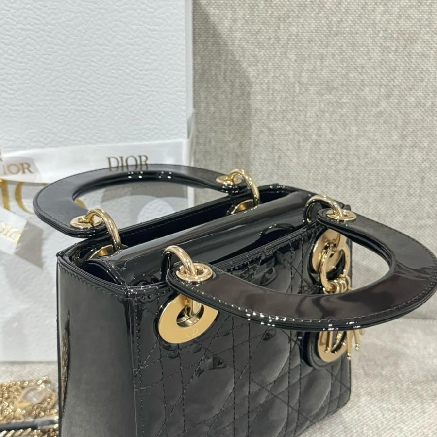 ليدي ديور  ميني. المقاس العرض 17cm الارتفاع 15cm العمق7cm