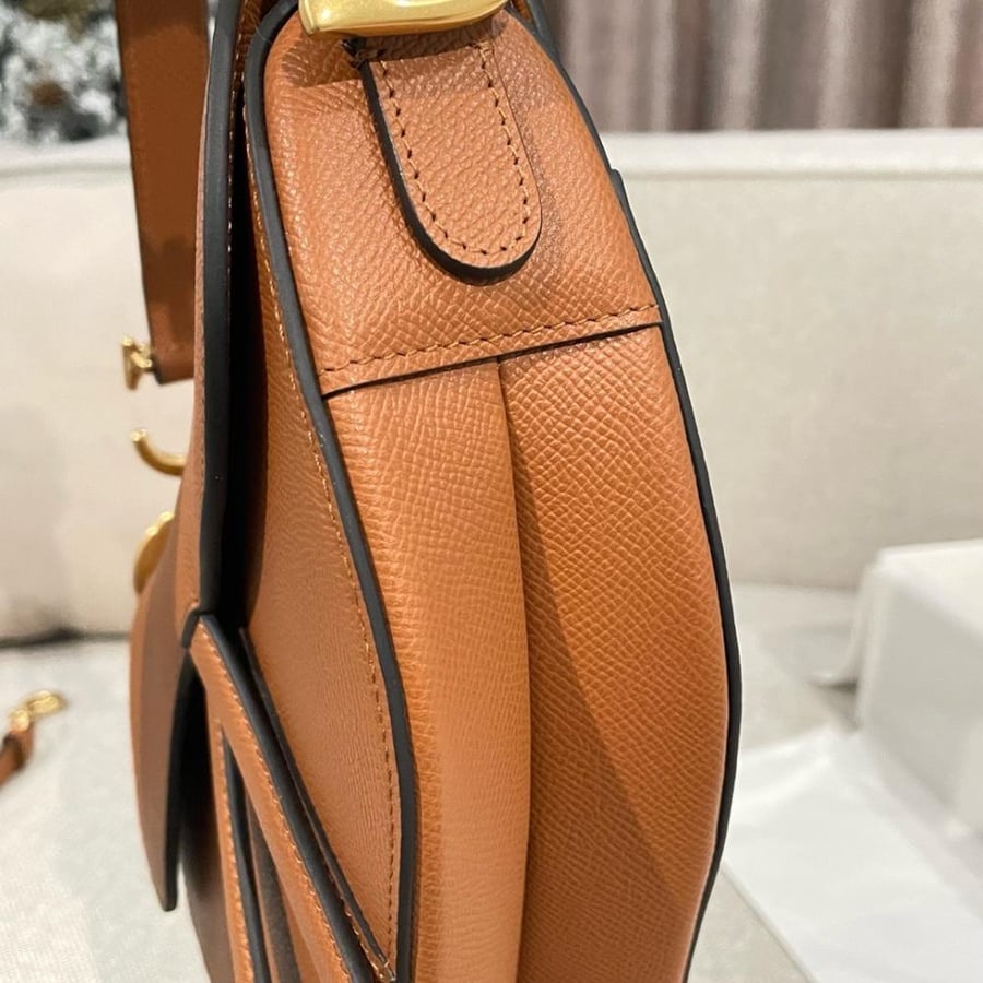 ديور saddle bag  المقاس العرض 25.5cm الارتفاع 20cm العمق 6.5cm