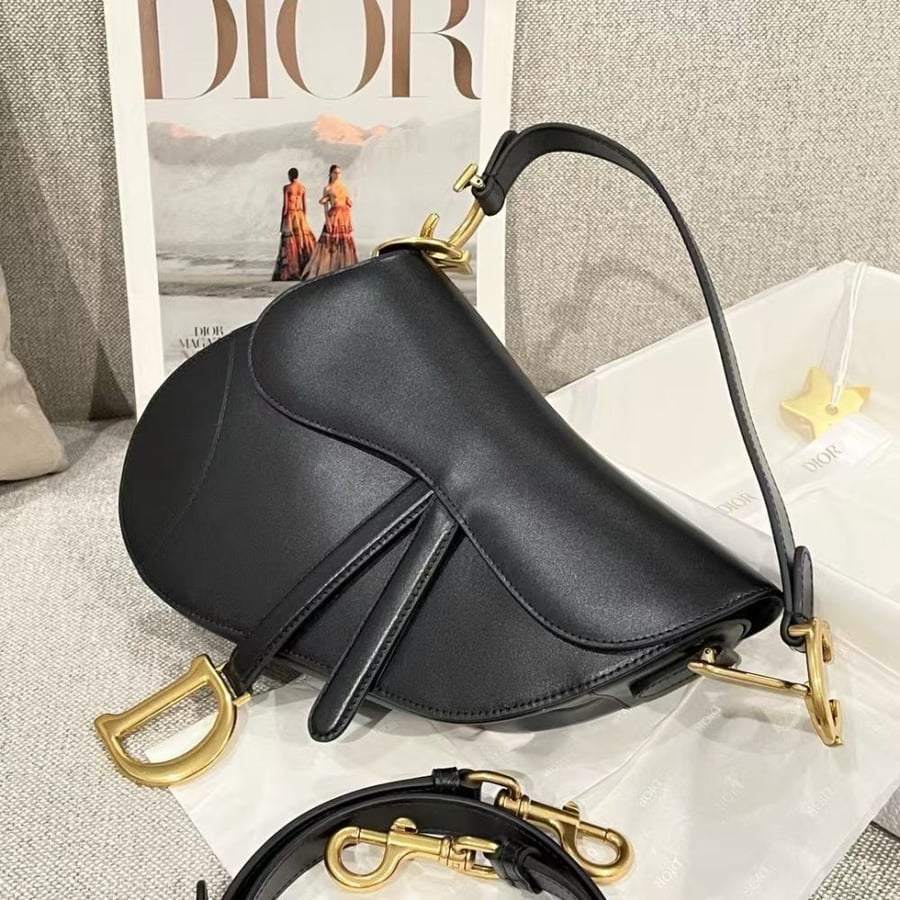 ديور saddle bag  المقاس العرض 25.5cm الارتفاع 20cm العمق 6.5cm