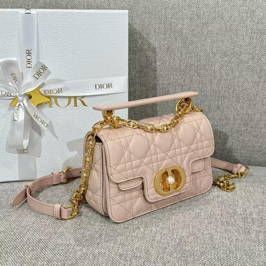 ديور jolie المقاس العرض 19cm الارتفاع 12cm العمق 6cm