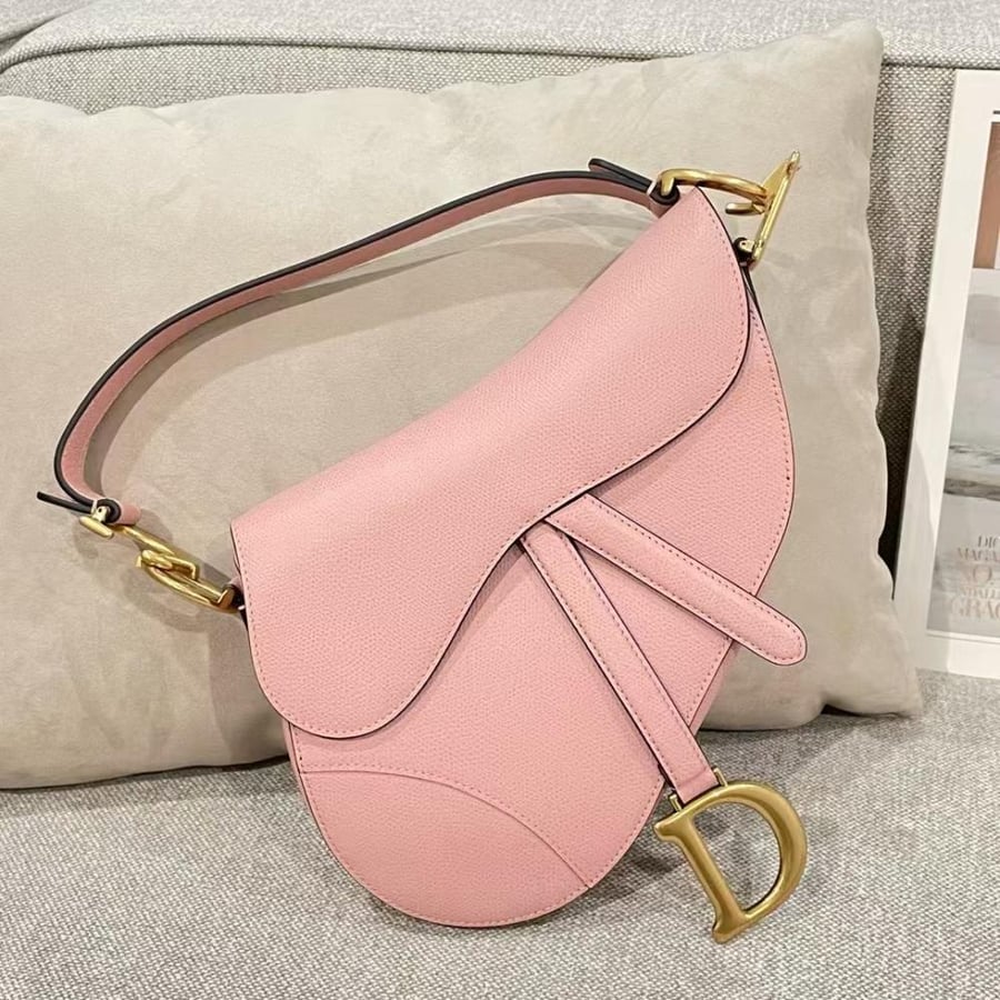ديور saddle bag  المقاس العرض 25.5cm الارتفاع 20cm العمق 6.5cm