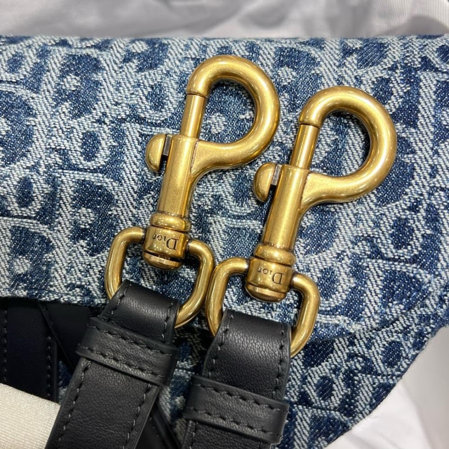 ديور saddle bag  المقاس العرض 25.5cm الارتفاع 20cm العمق 6.5cm
