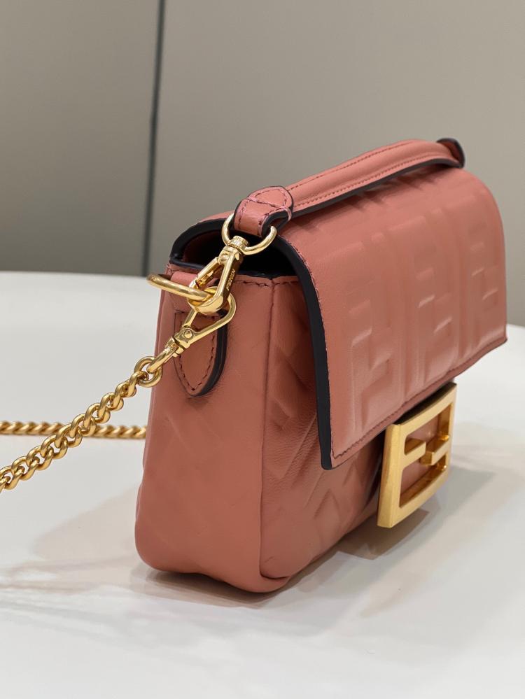 فندي ميني باقيت  المقاس العرض20cm الارتفاع 13cm العمق5cm