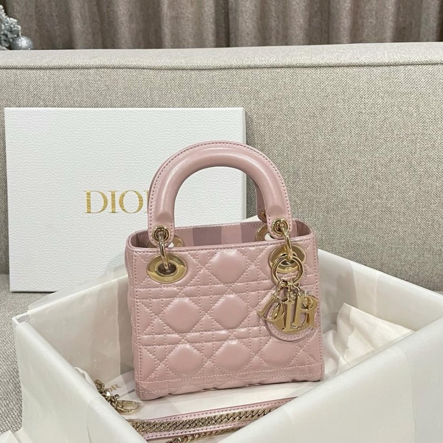 ليدي ديور  ميني. المقاس العرض 17cm الارتفاع 15cm العمق7cm