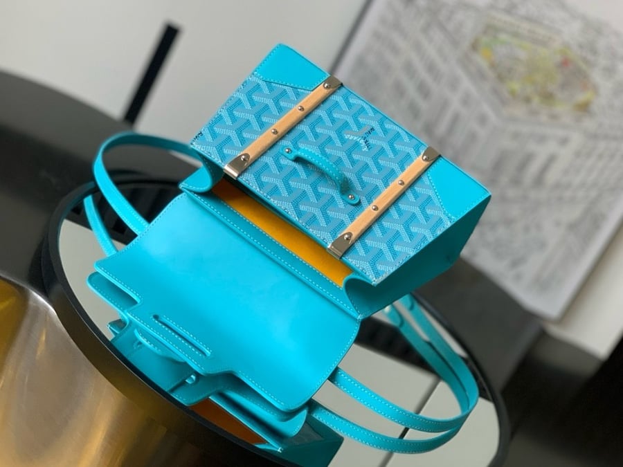 قويارد سايقون المقاس  العرض20cm الارتفاع 15cm العمق 7.5cm