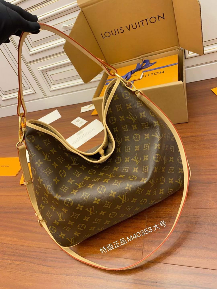لوي فيتون.  المقاس العرض52cm. الارتفاع 30cm العمق 20cm