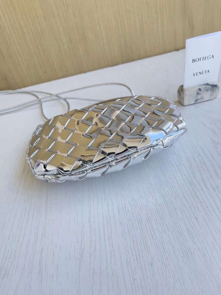 بوتيقا. العرض 20cm. الارتفاع 12cm العمق 2cm