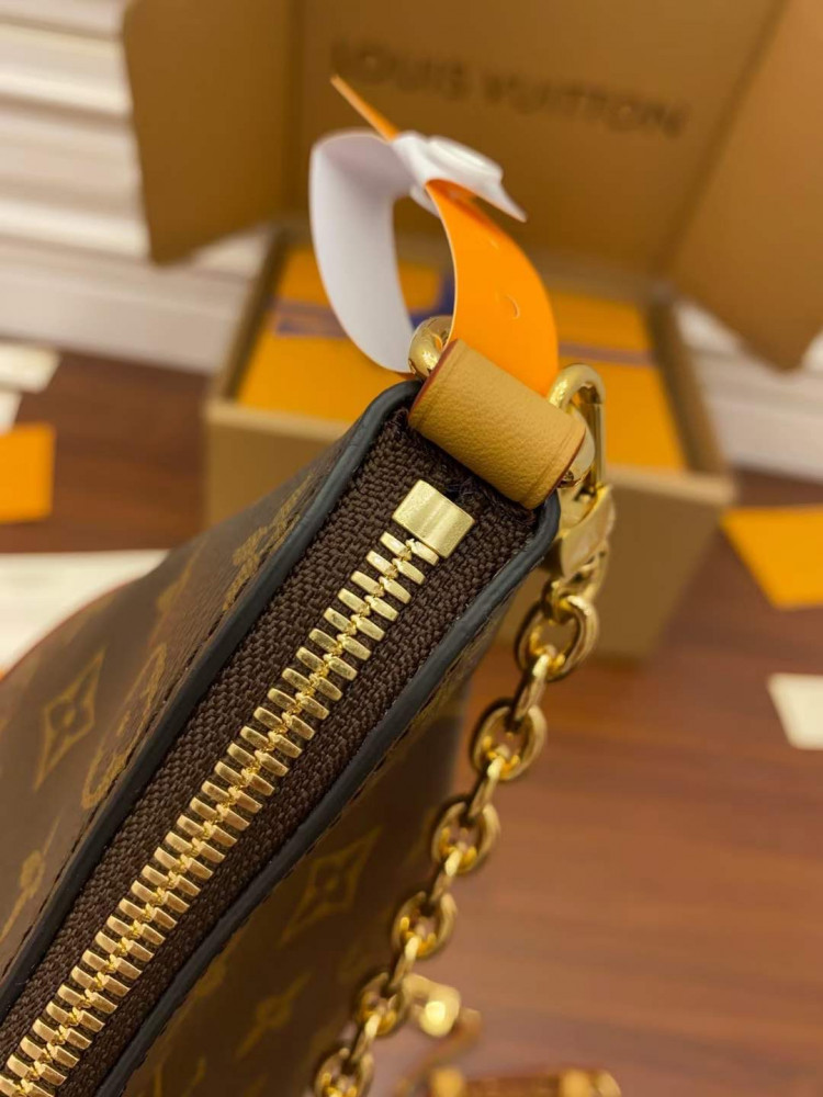 لوي فيتون. المقاس العرض. 29cm. الارتفاع 16cm العمق9.5