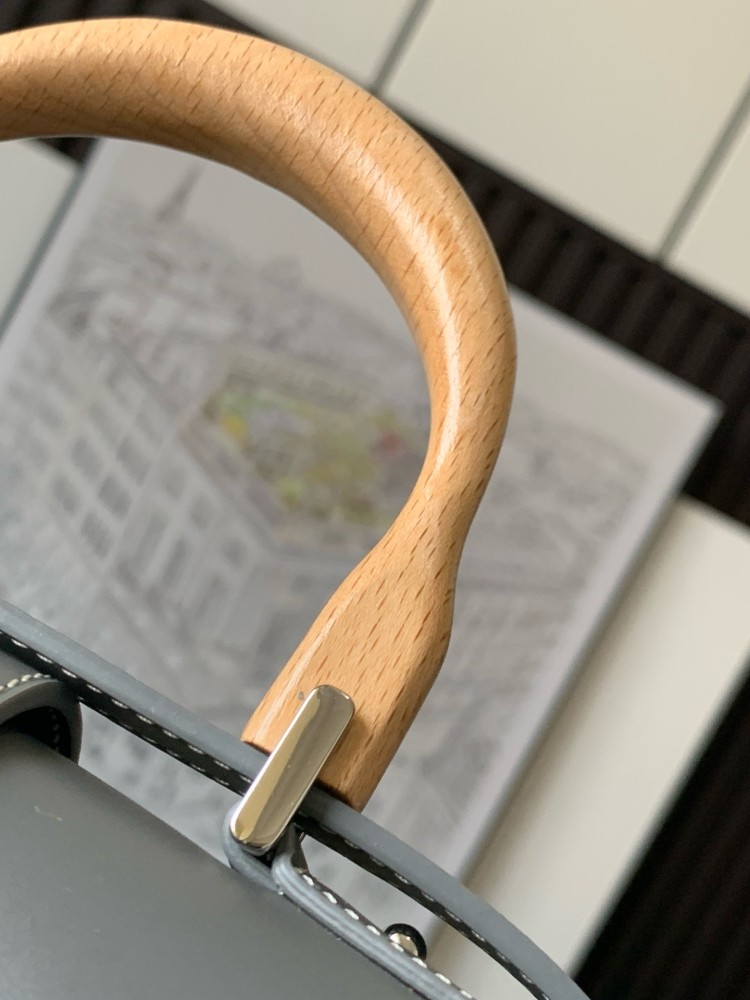 قويارد سايقون المقاس  العرض20cm الارتفاع 15cm العمق 7.5cm