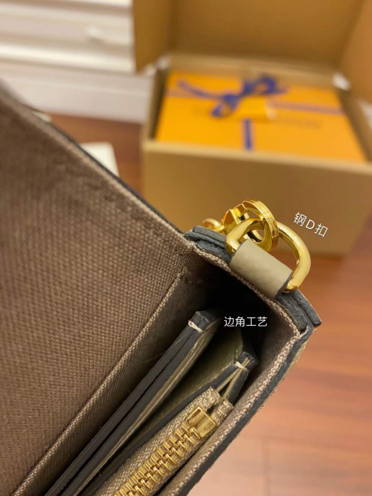 لوي فيتون. المقاس. العرض 21cm الارتفاع 12cm العمق 3cm