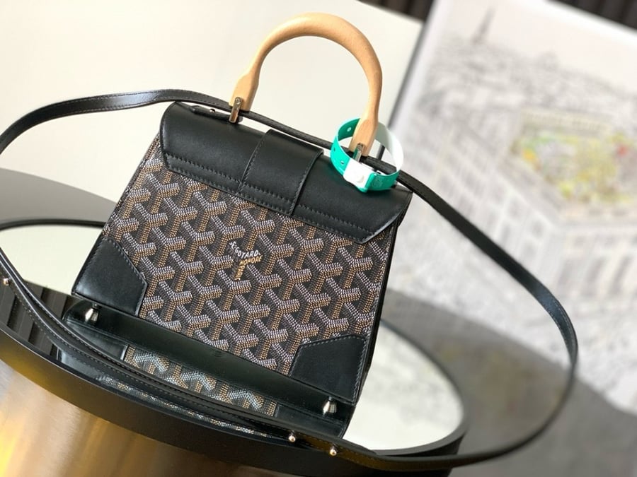 قويارد سايقون المقاس  العرض20cm الارتفاع 15cm العمق 7.5cm