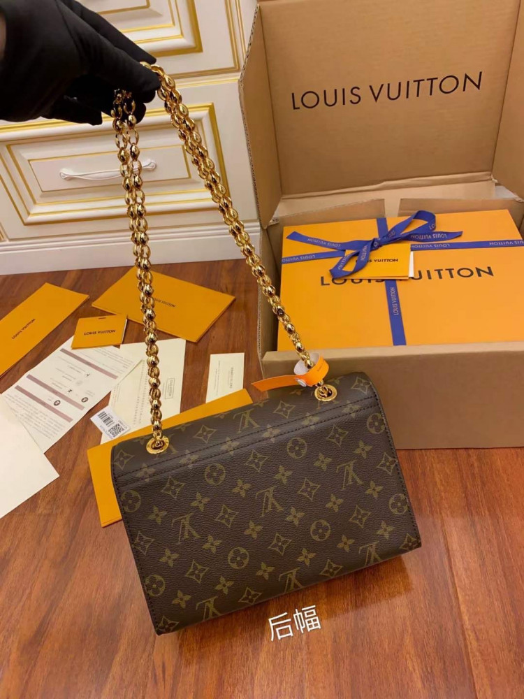 لوي فيتون. المقاس  العرض 27cm الارتفاع 17cm. العمق10cm