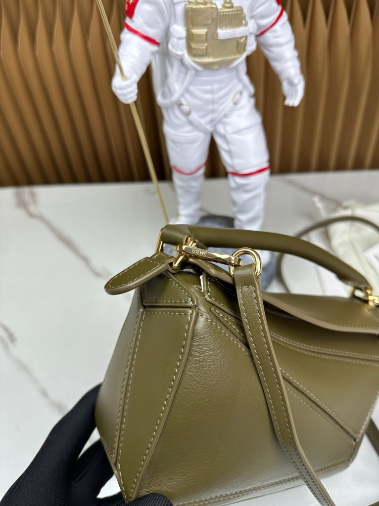 لويفي المقاس  ميني18cm