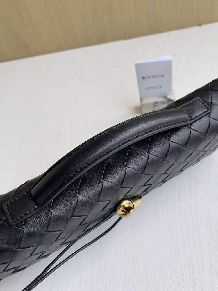 بوتيقا.  المقاس العرض 31cmالارتفاع 13cm العمق 3cm
