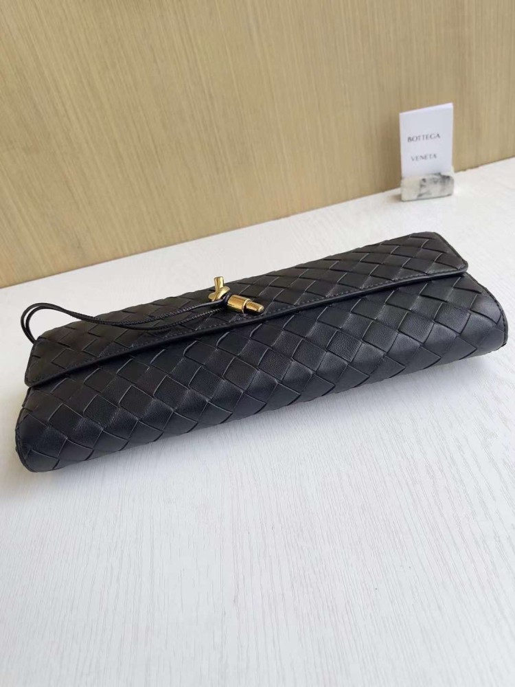 بوتيقا.  المقاس العرض 31cmالارتفاع 13cm العمق 3cm