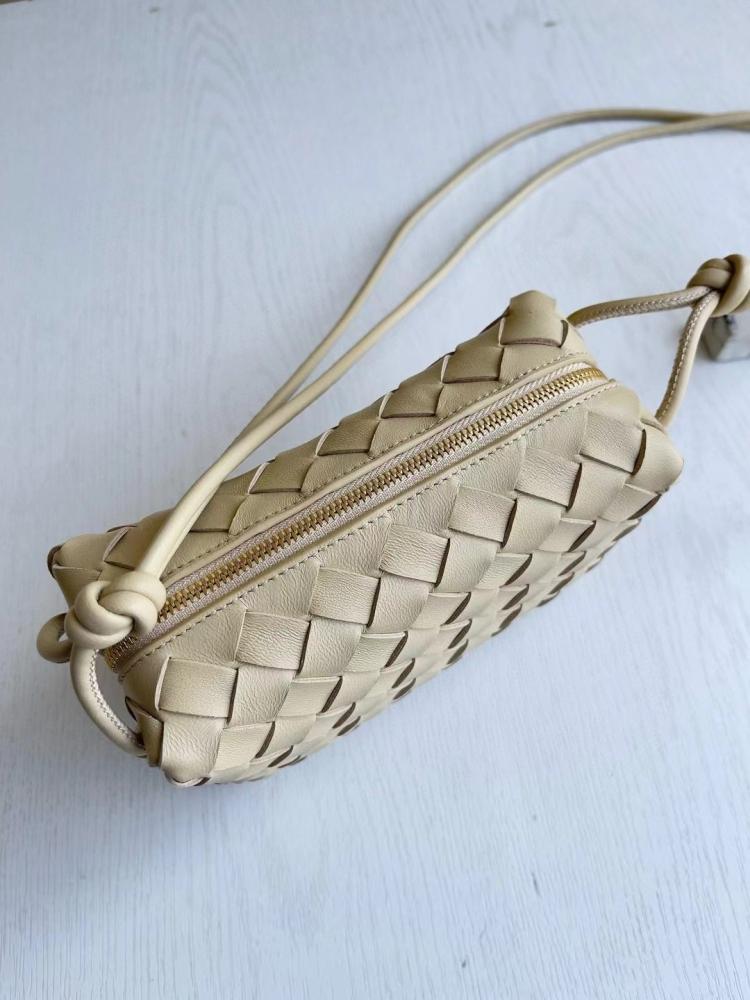 بوتيقا loop العرض17cm. الارتفاع 10cm. العمق 6cm