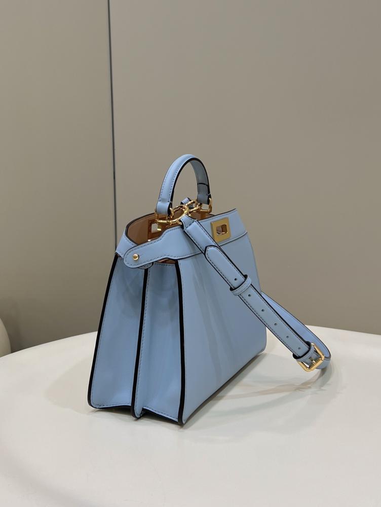 فندي بيكابو مقاس 27cm.