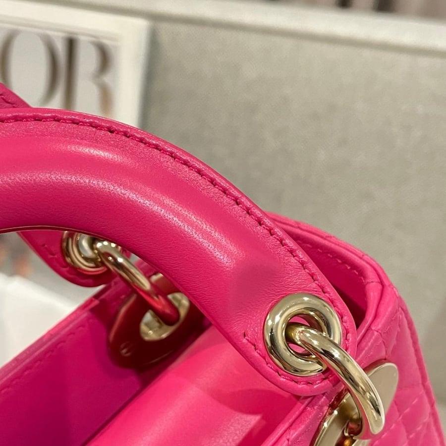 ليدي ديور  ميني. المقاس العرض 17cm الارتفاع 15cm العمق7cm