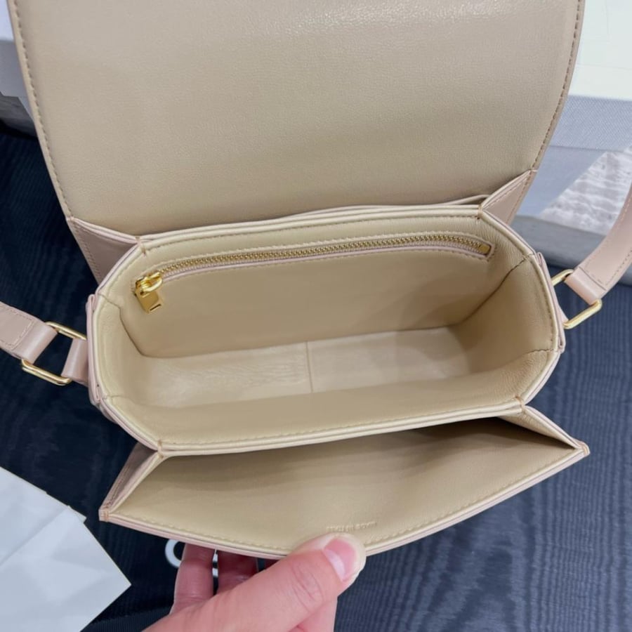 سيلين TEEN TRIOMPHE المقاس العرض 18.5cm الارتفاع 14cm  العمق 6cm