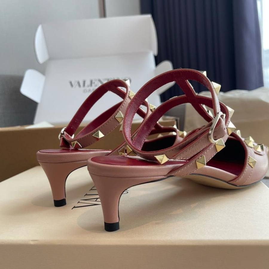 هيلز فلنتينو.  طول الهيلز 3.5cm