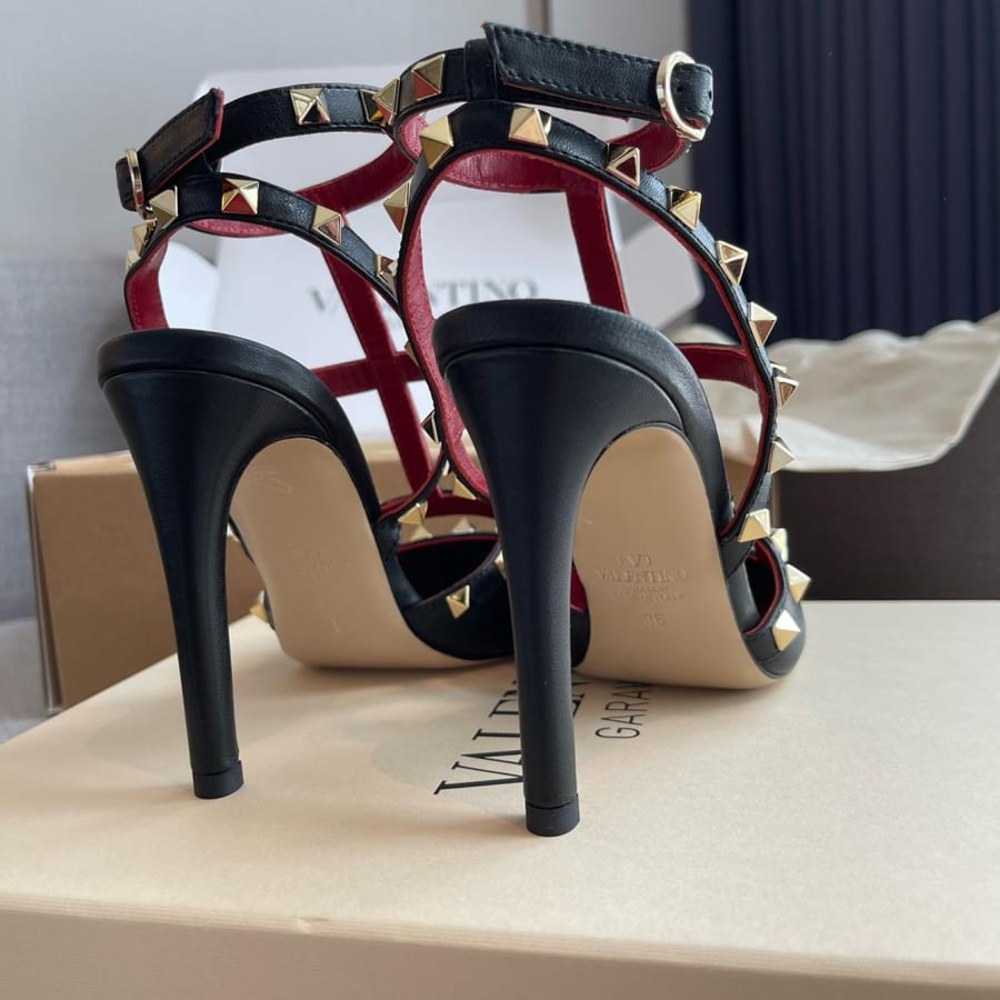 هيلز فلنتينو.  طول الهيلز 10cm