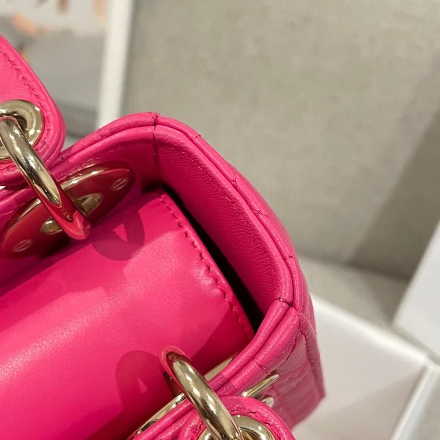 ليدي ديور  ميني. المقاس العرض 17cm الارتفاع 15cm العمق7cm