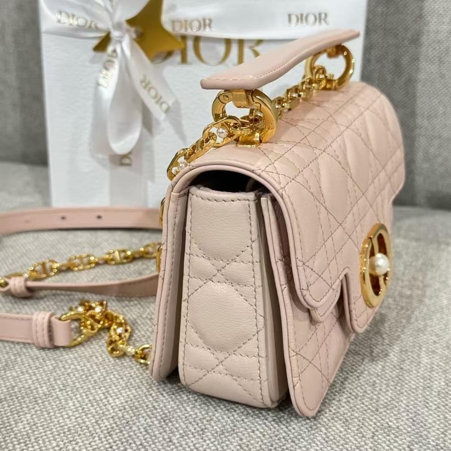 ديور jolie المقاس العرض 19cm الارتفاع 12cm العمق 6cm
