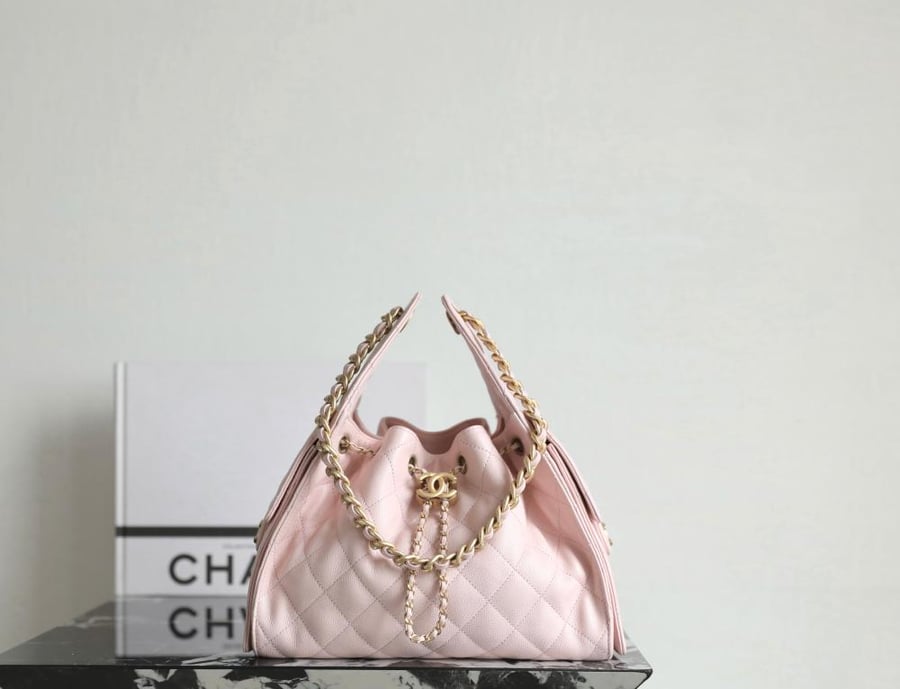 شانيل  25bag المقاس العرض 30cm الارتفاع 26cm العمق14cm