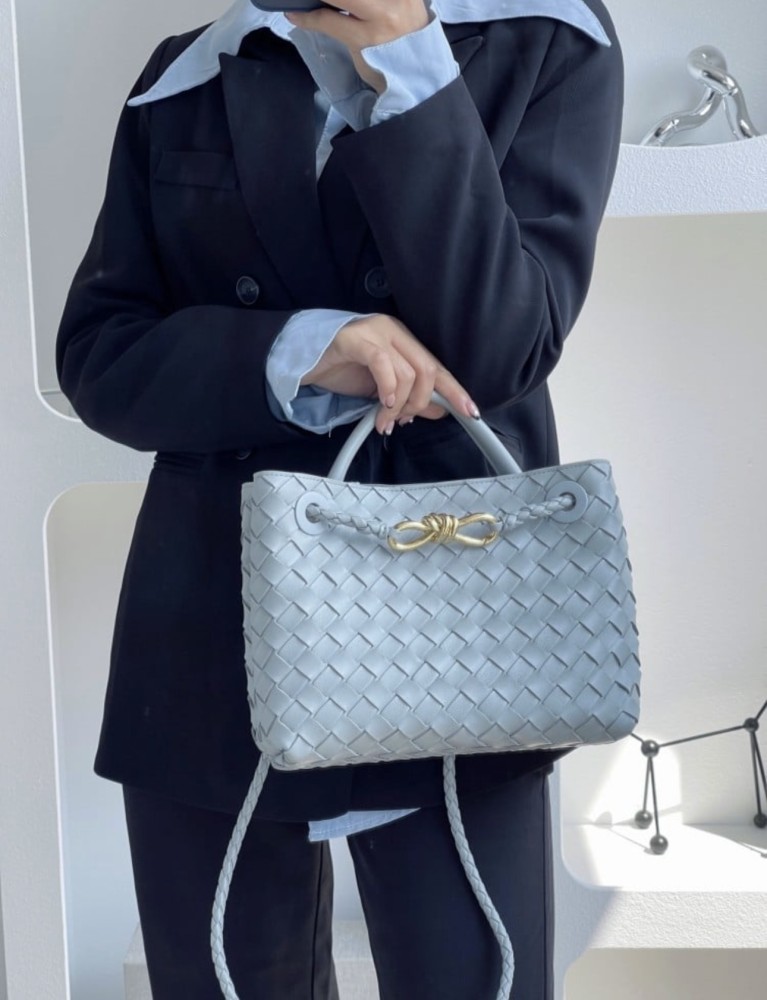 بوتيقا  المقاس العرض 25cm الارتفاع 20cm. العمق11cm