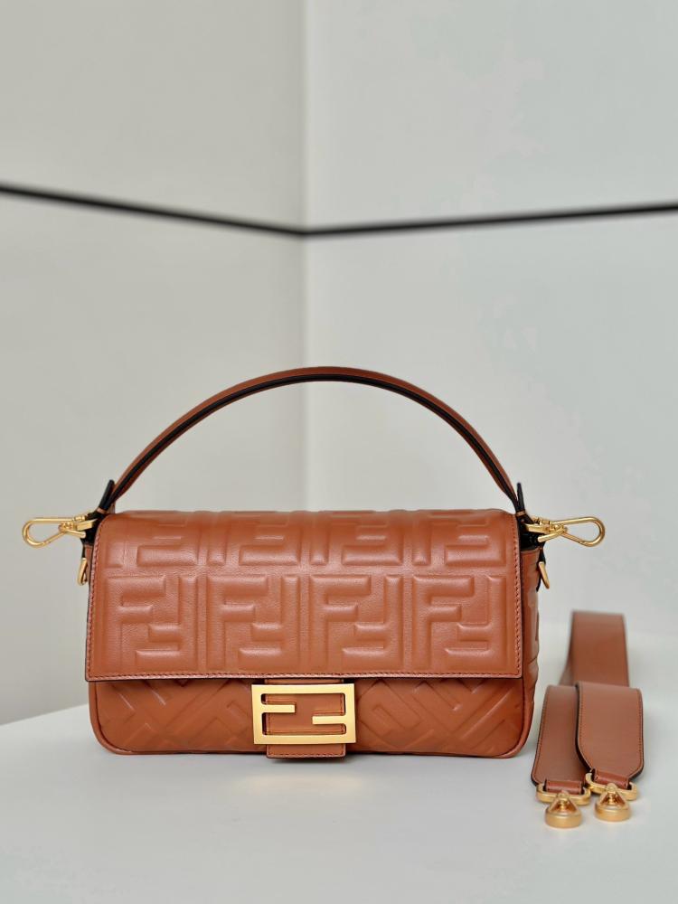 فندي باقيت. المقاس العرض27cm  الارتفاع  15cm العمق 6cm