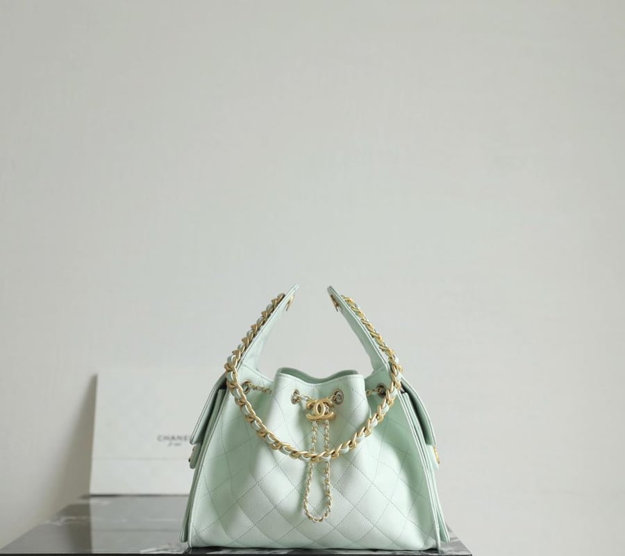 شانيل  25bag المقاس العرض 30cm الارتفاع 26cm العمق14cm
