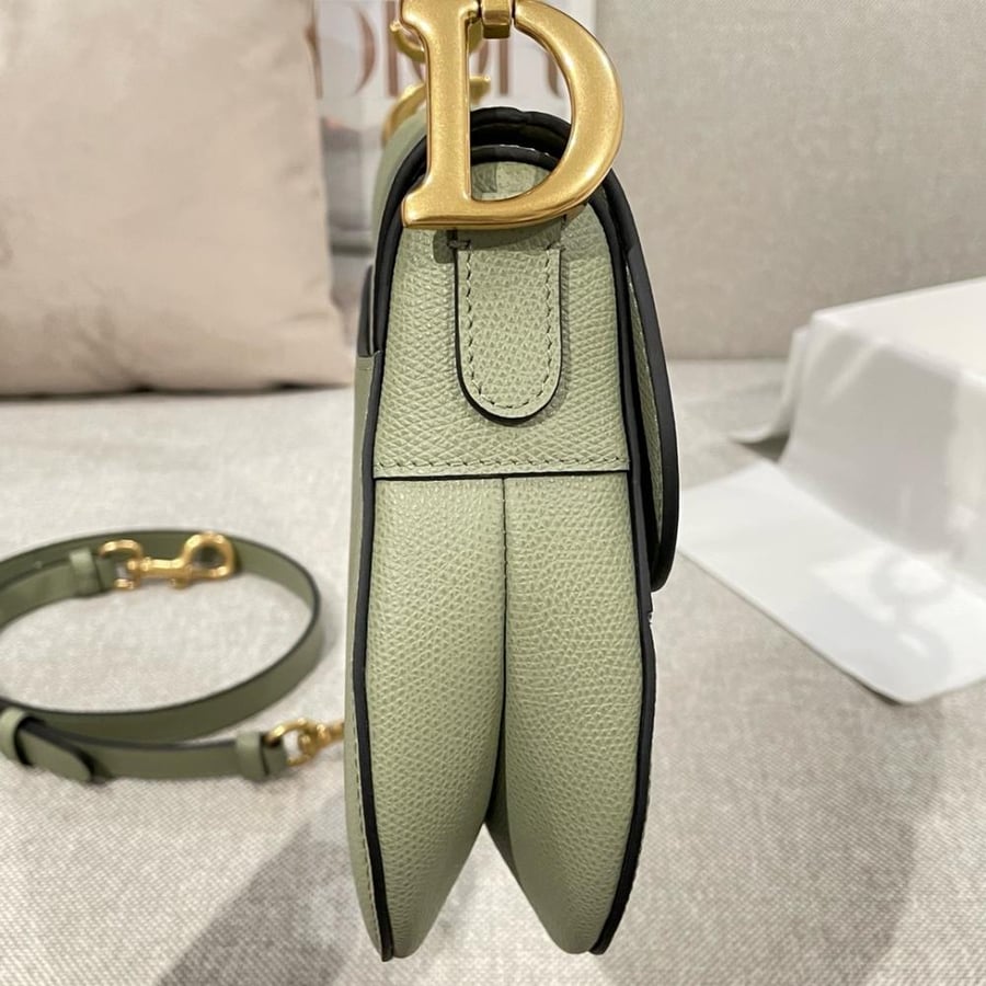 ديور saddle bag  المقاس العرض 25.5cm الارتفاع 20cm العمق 6.5cm
